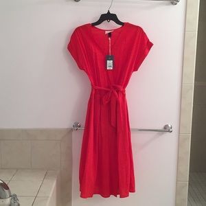 Red short sleeve dress